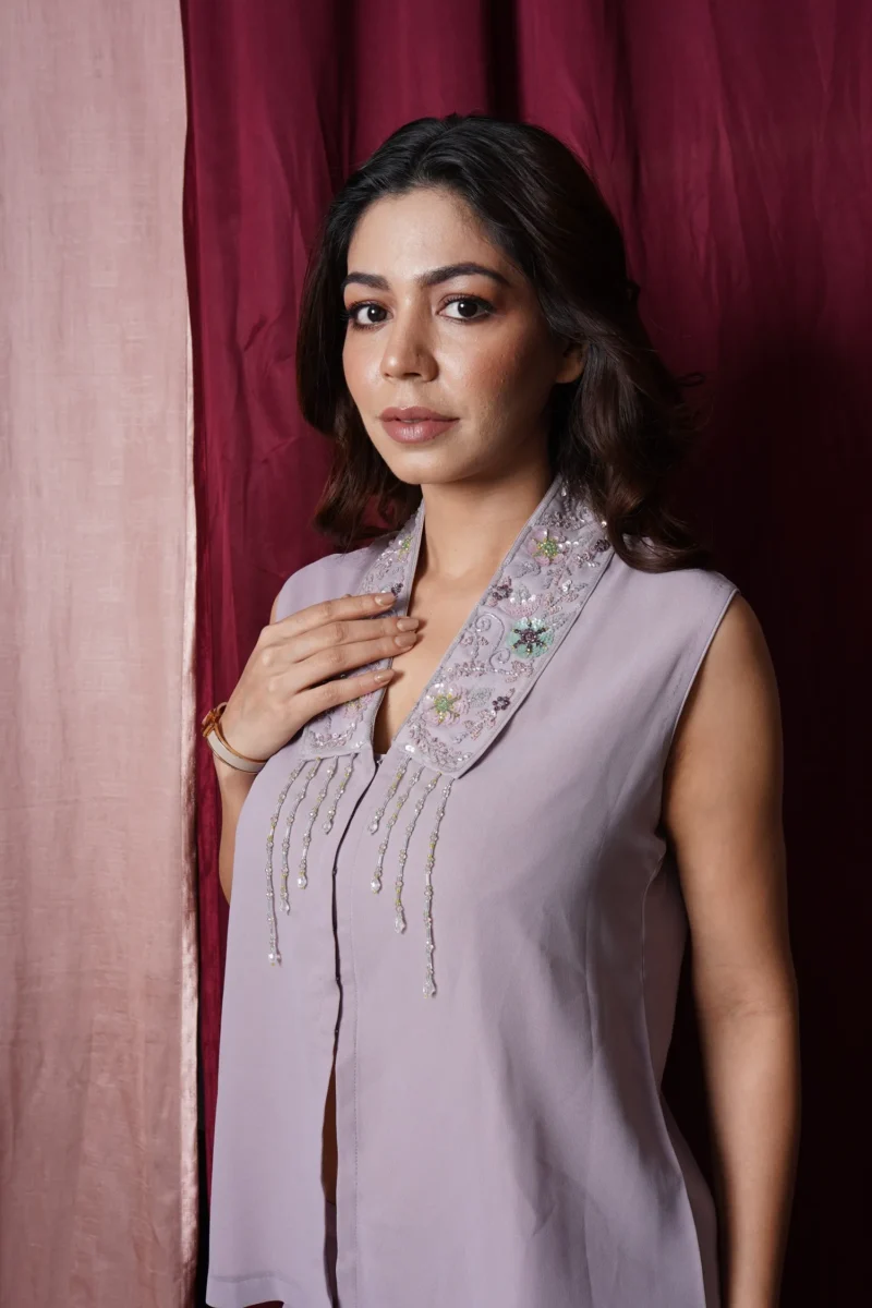 Lavender Collar Bloom